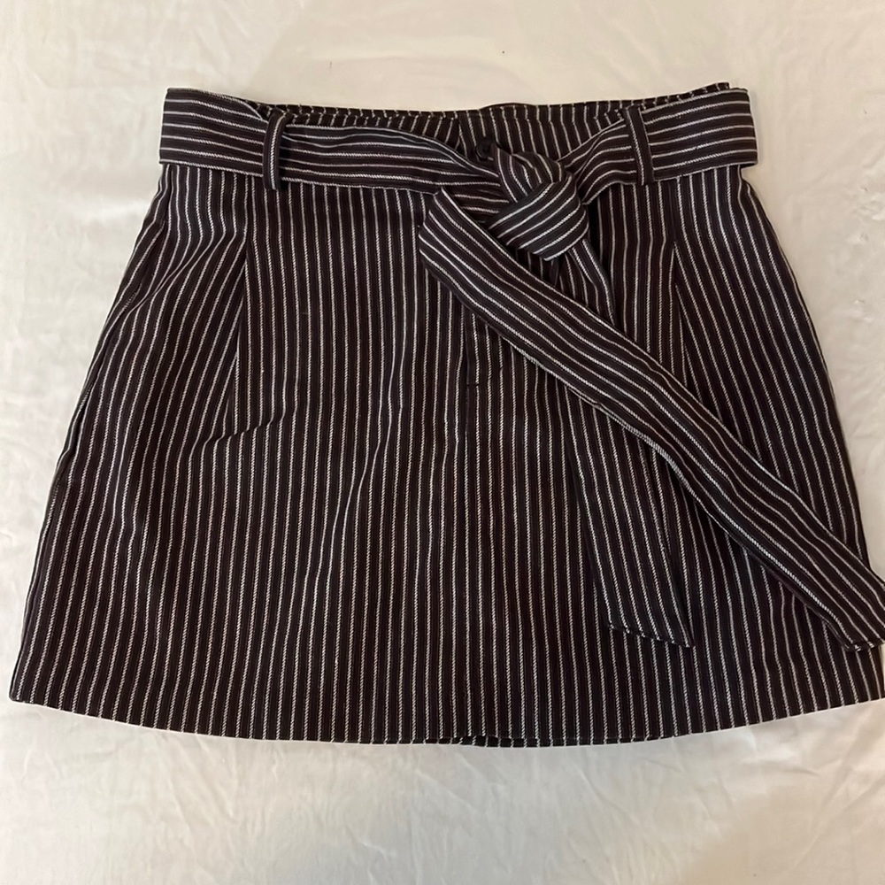 Urban Outfitters NWT Pin Stripe and Belted Miniskirt in Size Medium